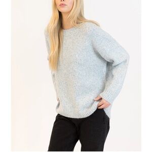 Lyla + Luxe Opal Women's Gray Crew Neck Sweater